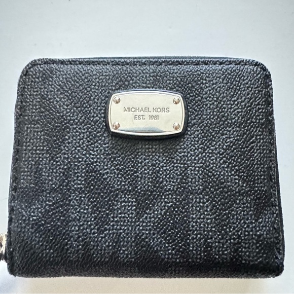 Michael Kors Black Logo Zip Around Leather Wallet - Picture 2 of 12